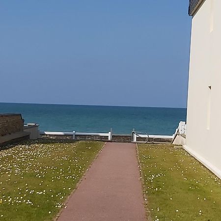 Les Pieds Dans L'Eau - Acces Direct A La Plage Bernieres-sur-Mer ภายนอก รูปภาพ