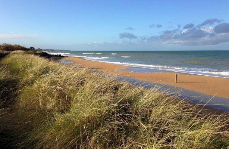 Les Pieds Dans L'Eau - Acces Direct A La Plage Bernieres-sur-Mer ภายนอก รูปภาพ