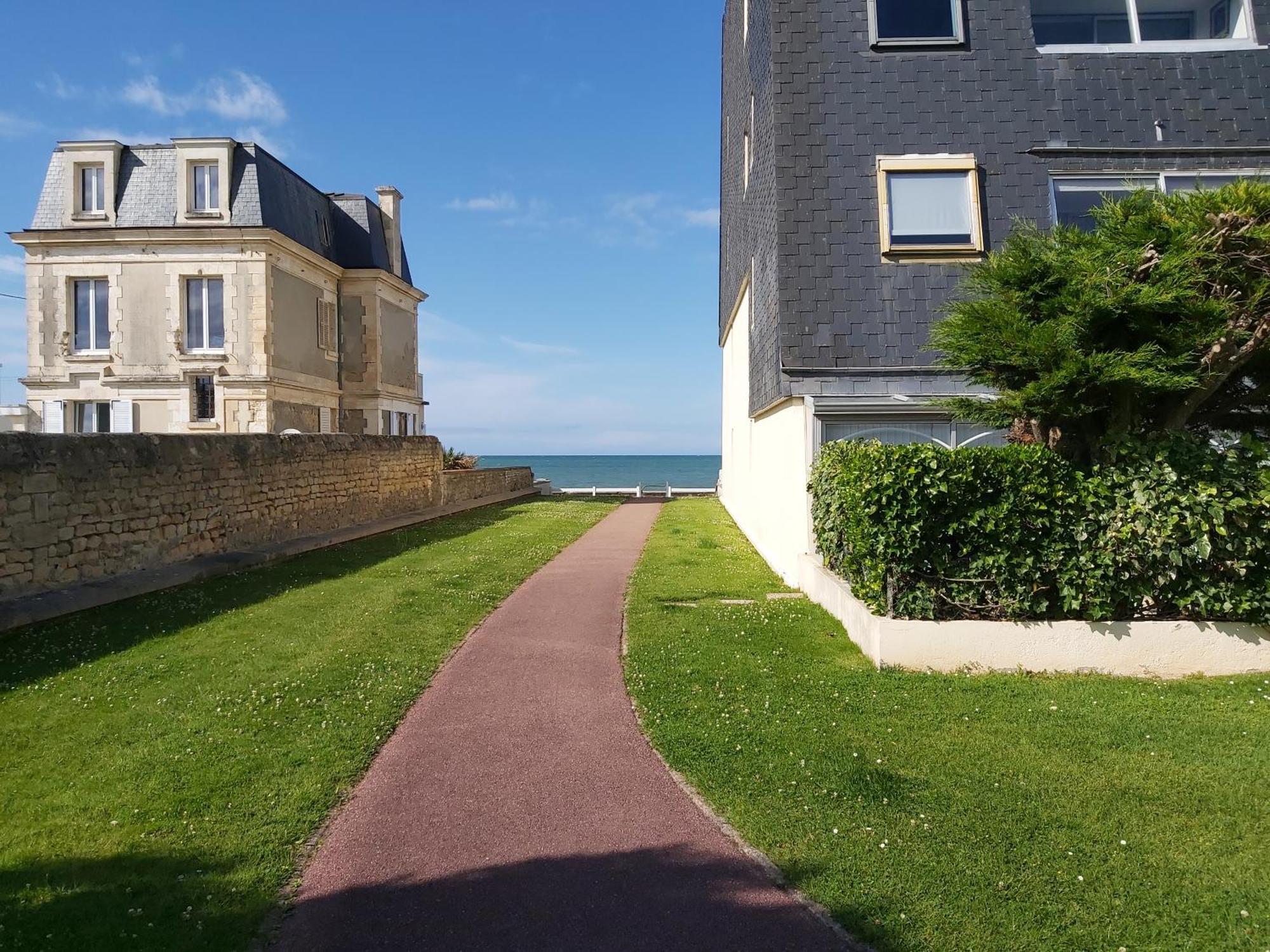Les Pieds Dans L'Eau - Acces Direct A La Plage Bernieres-sur-Mer ภายนอก รูปภาพ